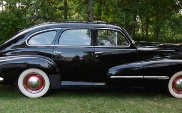 Oldsmobile-series-76-1946-black