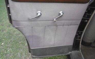 Oldsmobile-series-76-1946-black-6