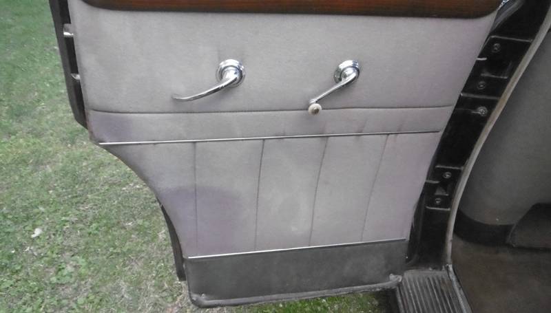 Oldsmobile-series-76-1946-black-6