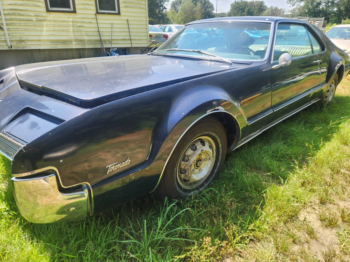 Oldsmobile-toronado-1966-blue-1