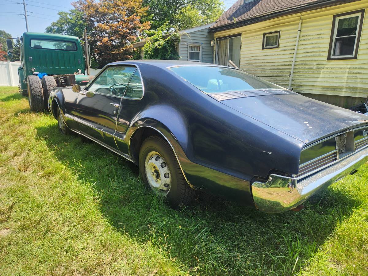 Oldsmobile-toronado-1966-blue-2