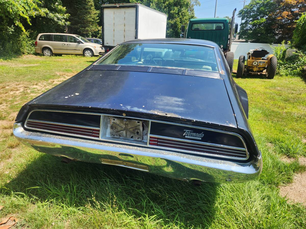 Oldsmobile-toronado-1966-blue-3