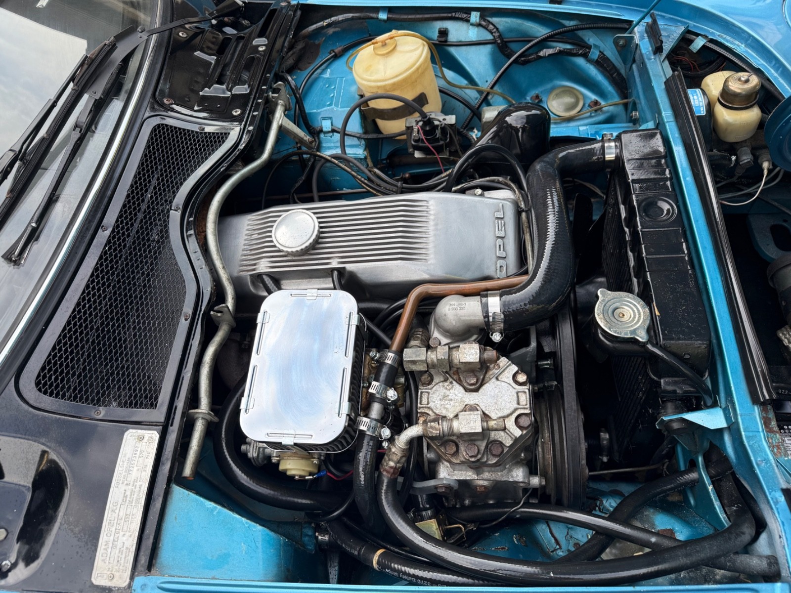 Opel-GT-1972-Coupe-19