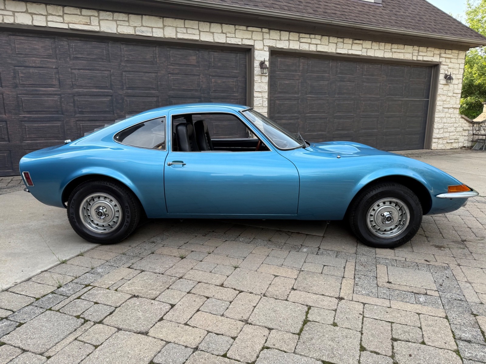 Opel-GT-1972-Coupe-4
