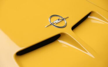 Opel-gt-1971-yellow-9
