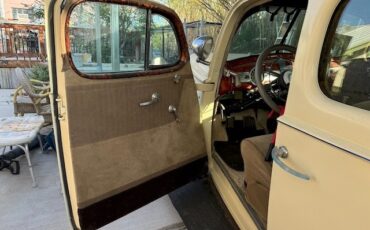 Packard-120-Club-Sedan-1939-Sedan-11
