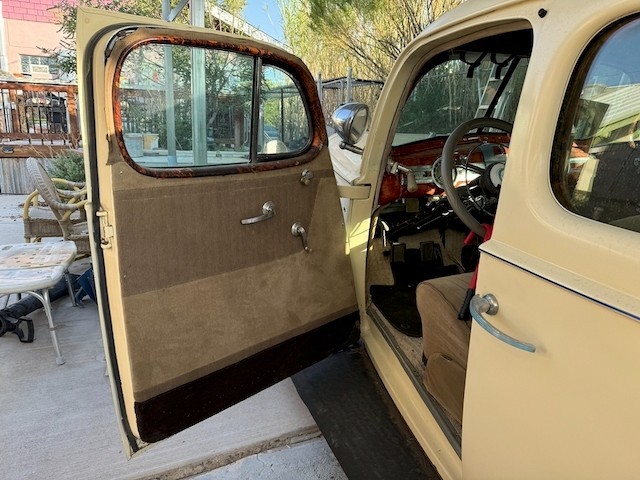 Packard-120-Club-Sedan-1939-Sedan-11