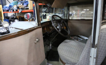 Packard-1929-Sedan-11