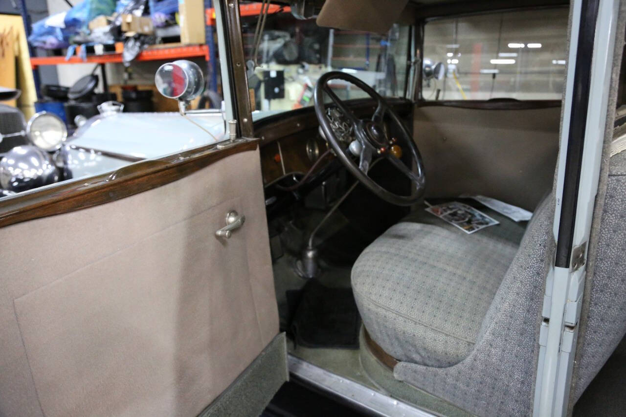 Packard-1929-Sedan-12