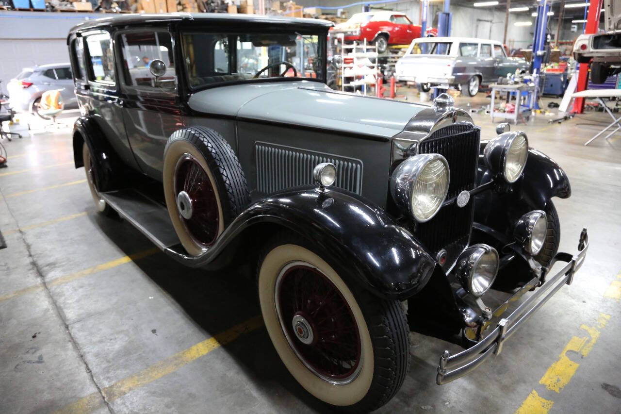Packard-1929-Sedan-21