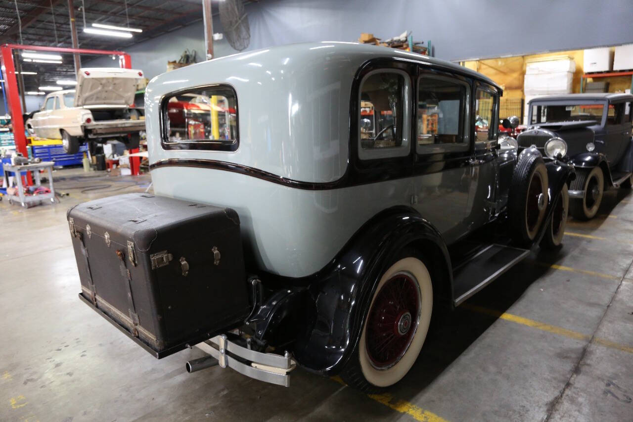Packard-1929-Sedan-29
