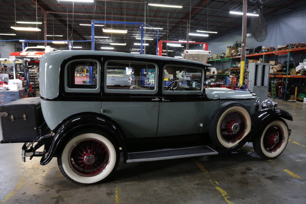 Packard-1929-Sedan-31