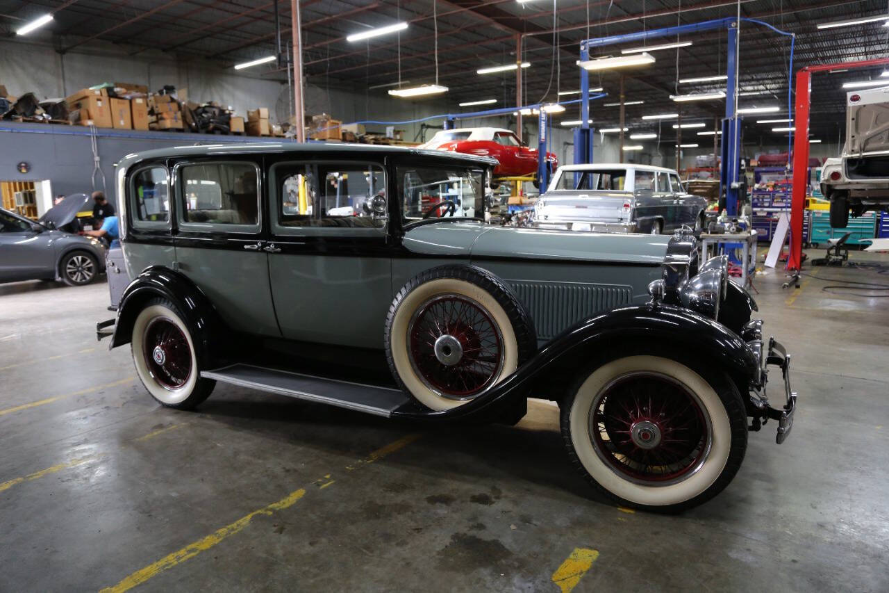 Packard-1929-Sedan-32