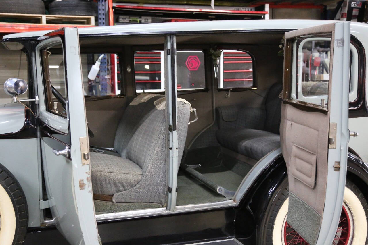 Packard-1929-Sedan-8