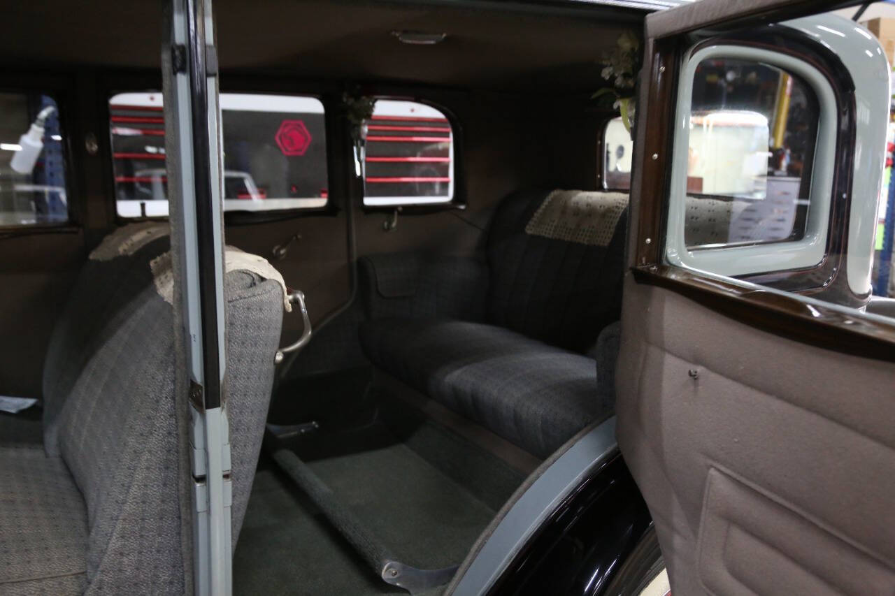 Packard-1929-Sedan-9