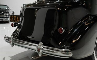 Packard-Super-Eight-1937-Sedan-11