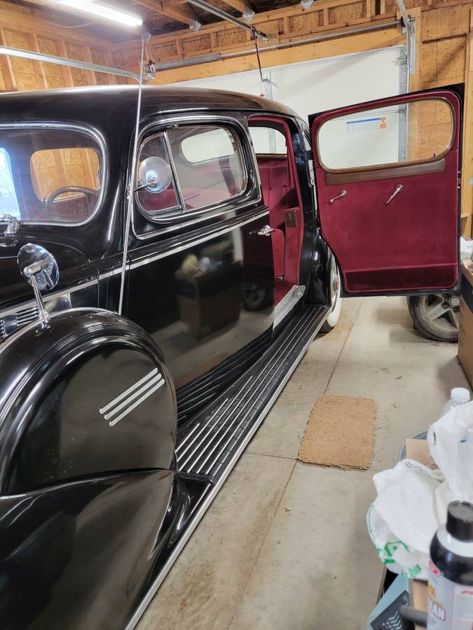 Packard-senior-series-super-8-1940-black-13
