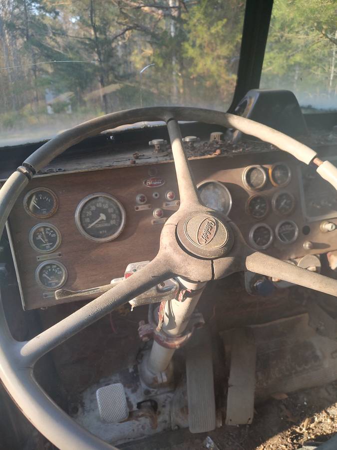 Peterbilt-359-diesel-1971-blue-1