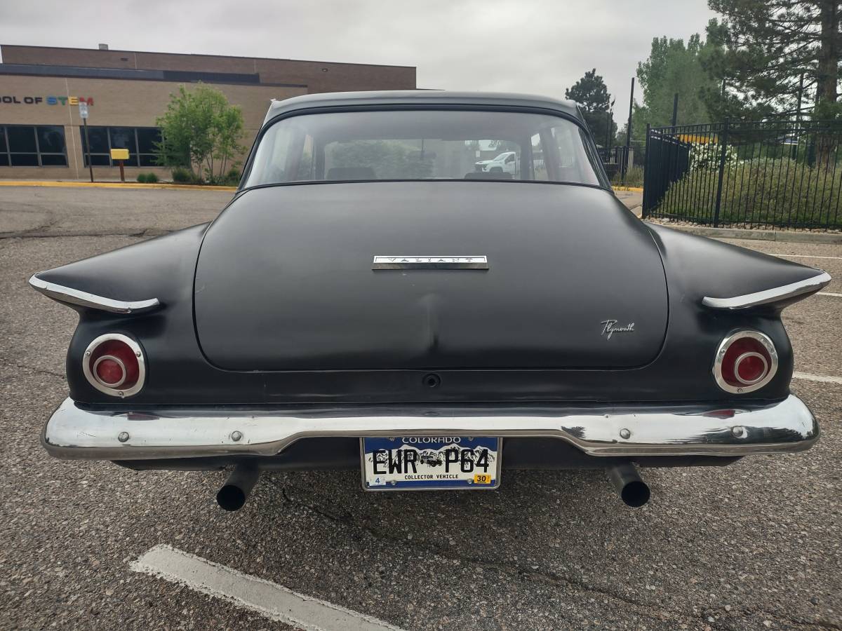 Plymouth-1962-black-7