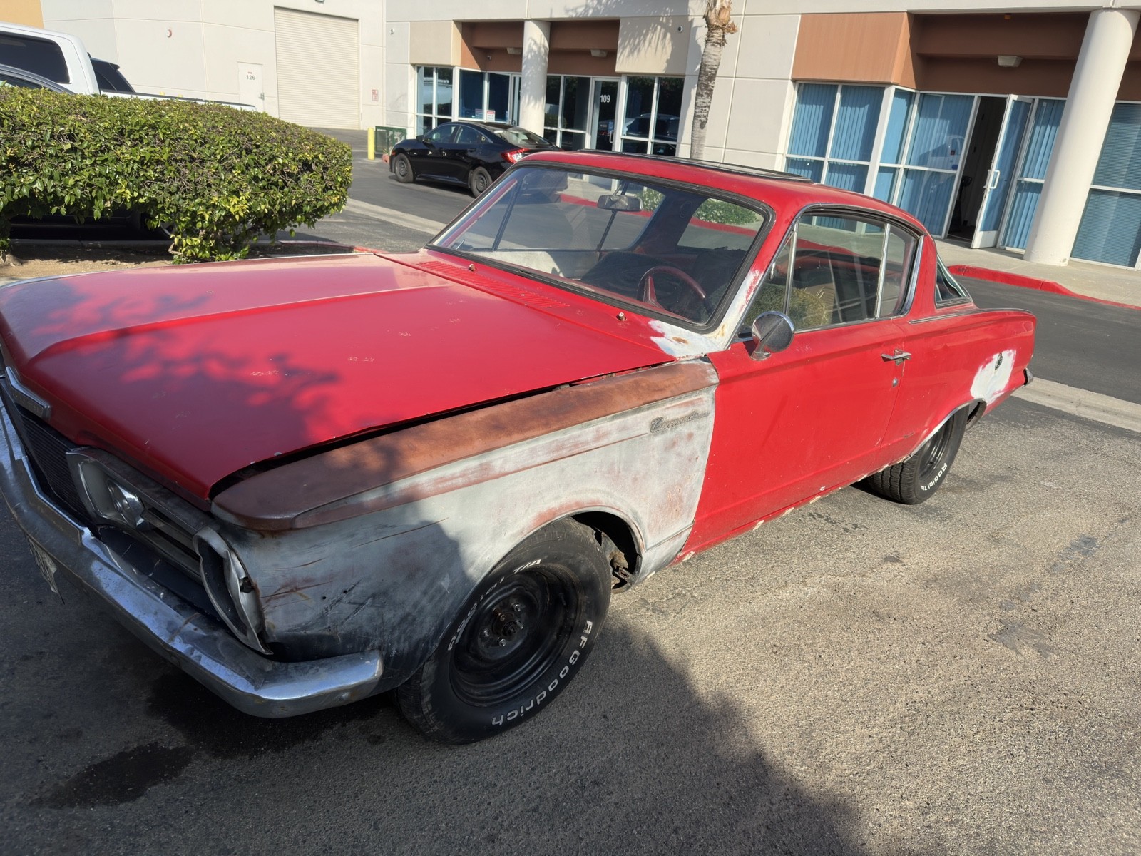 Plymouth-Barracuda-1965-3