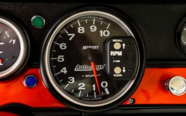 Plymouth-Barracuda-1967-Prowler-Orange-White-16