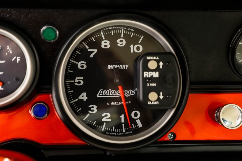 Plymouth-Barracuda-1967-Prowler-Orange-White-16