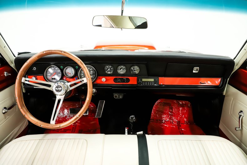 Plymouth-Barracuda-1967-Prowler-Orange-White-20