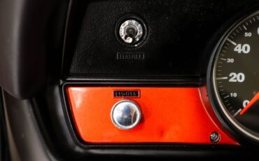 Plymouth-Barracuda-1967-Prowler-Orange-White-30