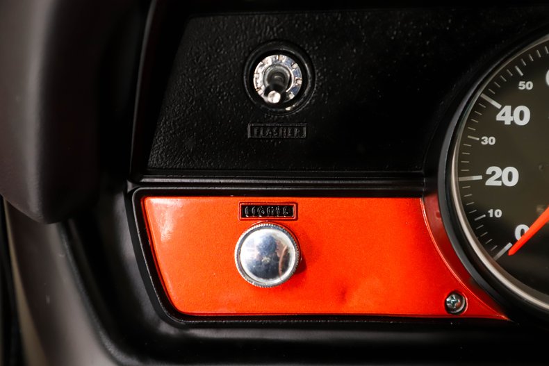 Plymouth-Barracuda-1967-Prowler-Orange-White-30