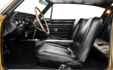 Plymouth-Barracuda-1968-Ember-Gold-Black-21