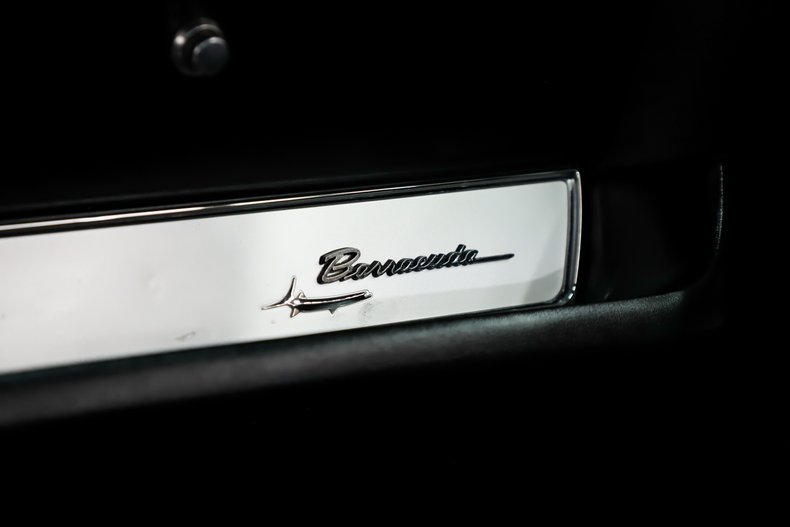 Plymouth-Barracuda-1968-Ember-Gold-Black-31