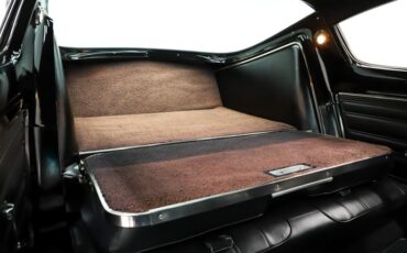Plymouth-Barracuda-1968-Ember-Gold-Black-37