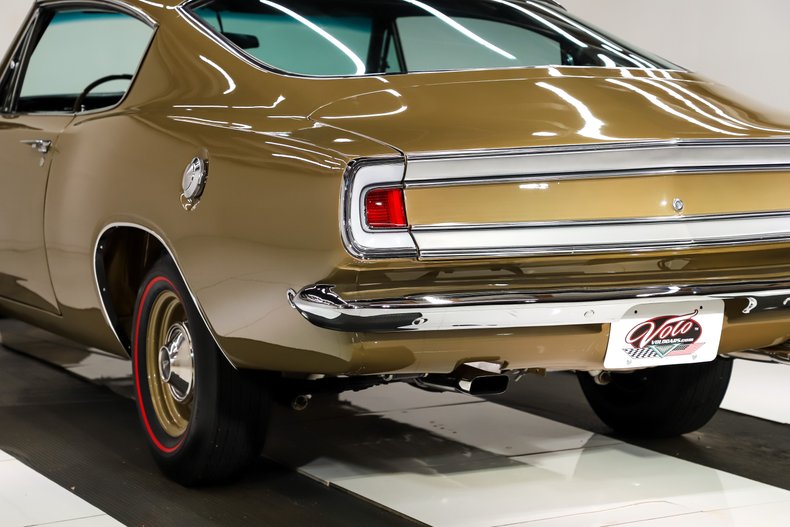 Plymouth-Barracuda-1968-Ember-Gold-Black-38