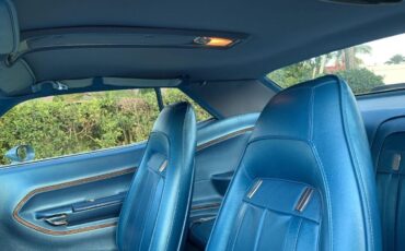 Plymouth-Barracuda-1970-Blue-Blue-11