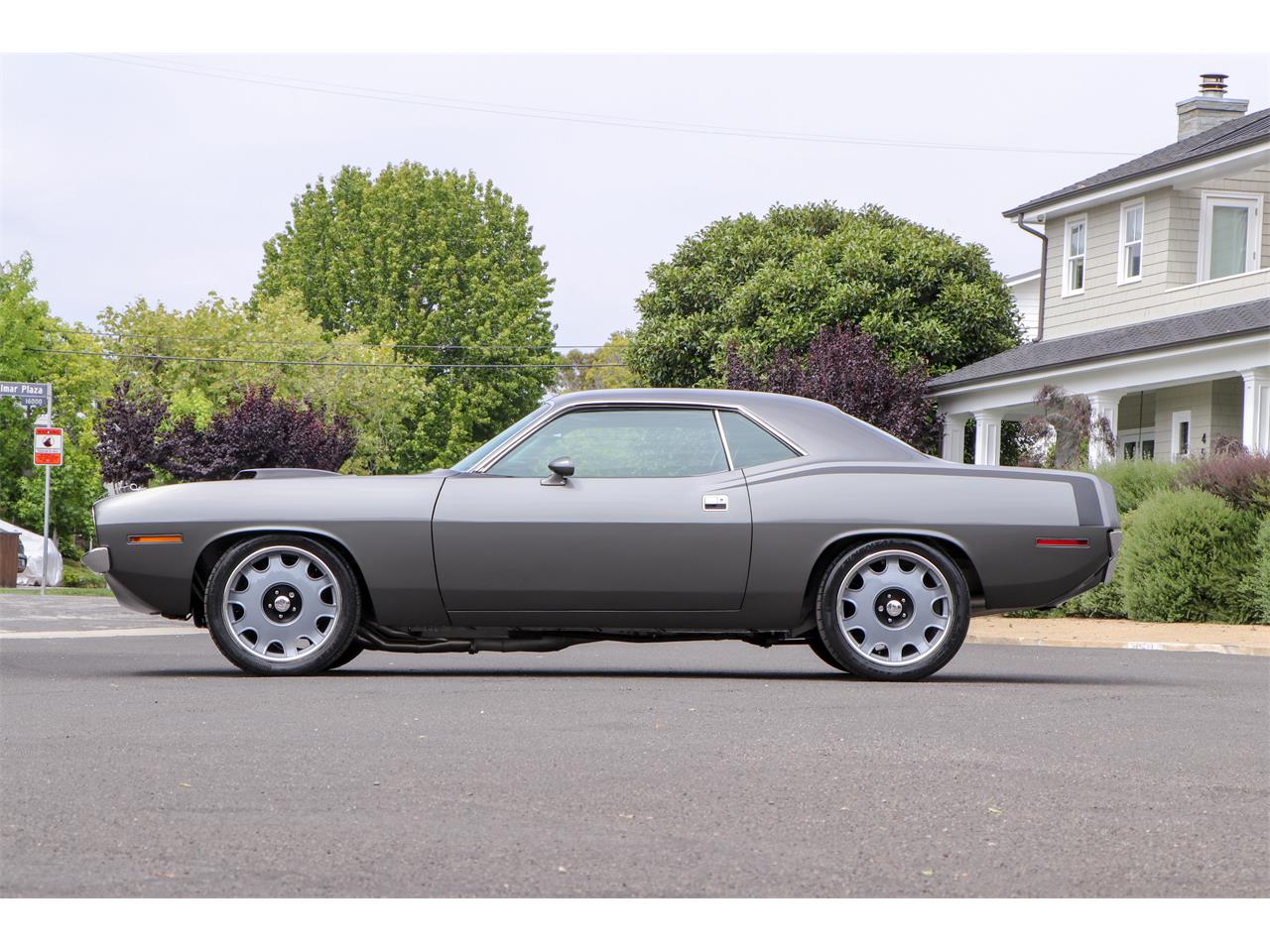 Plymouth-Barracuda-1970-Gray-BlackLight-Gray-8