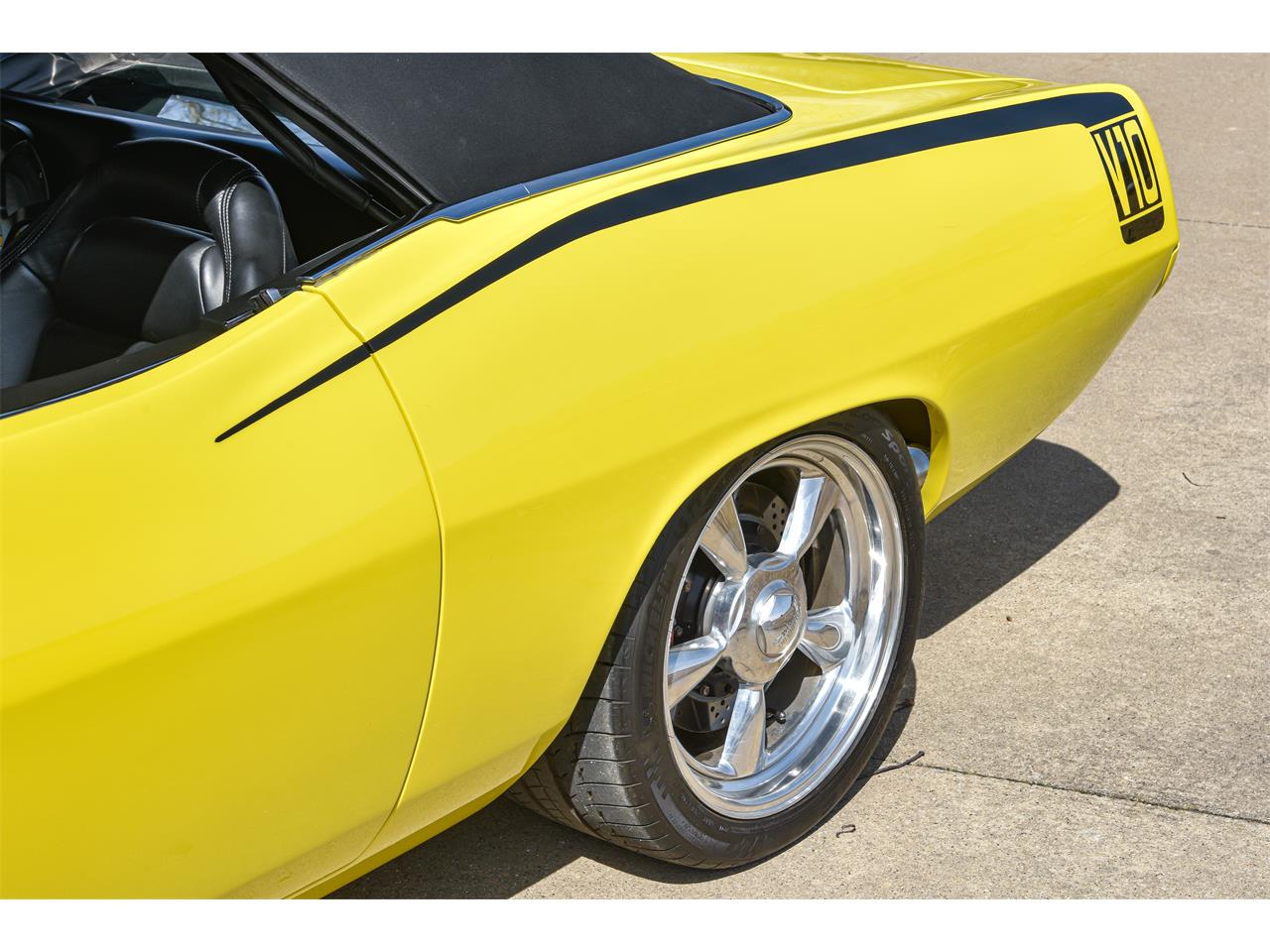 Plymouth-Barracuda-1970-Yellow-Black-11