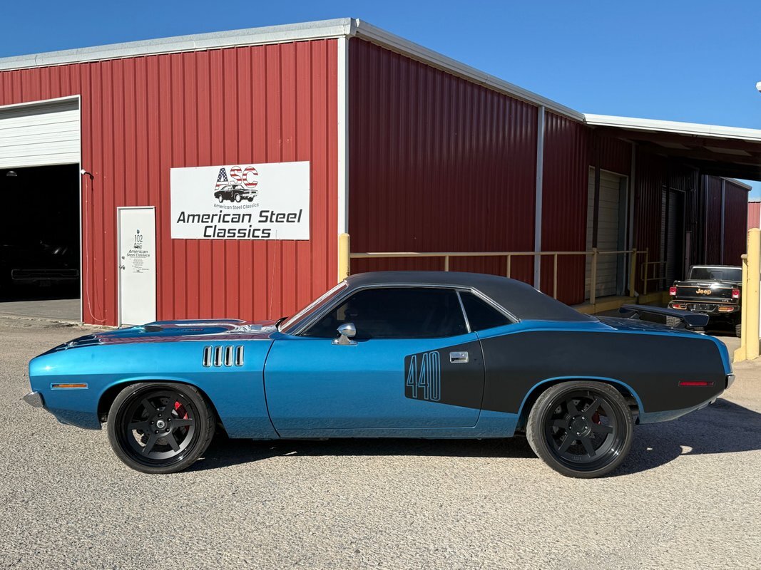 Plymouth-Barracuda-1971-2