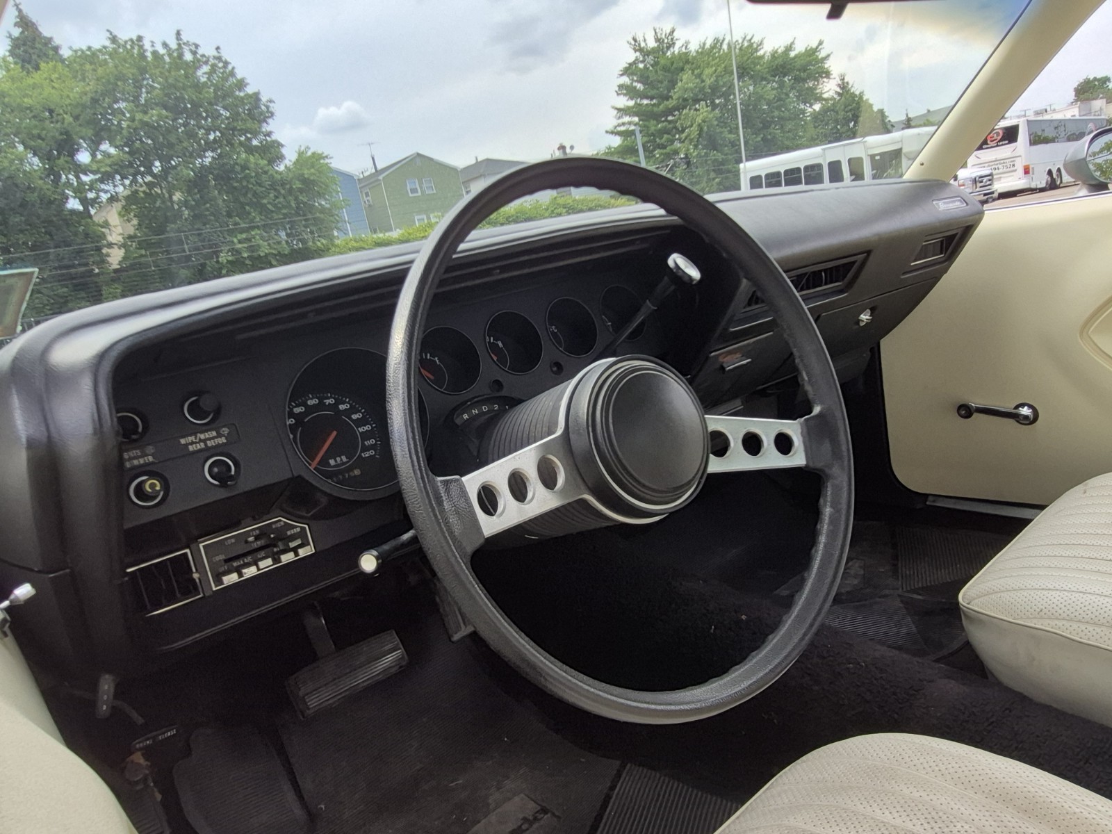 Plymouth-Barracuda-1974-Coupe-10