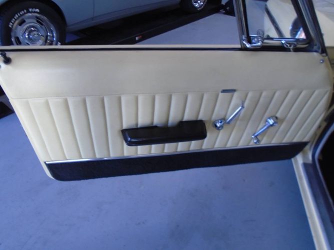 Plymouth-Belvedere-1963-Yellow-10