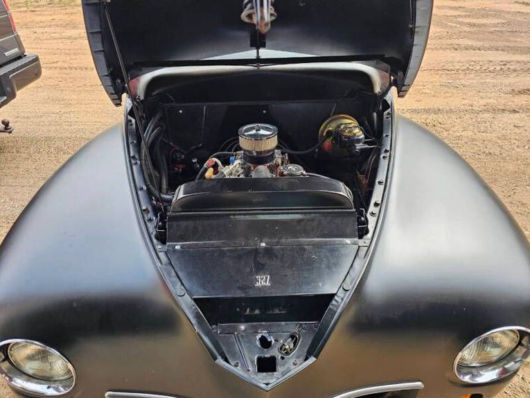 Plymouth-Business-coupe-1947-Hot-Rod-Black-30