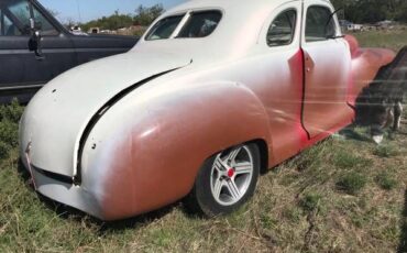 Plymouth-Coupe-1947-9