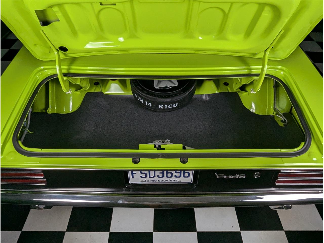 Plymouth-Cuda-1970-Lime-Light-Black-13