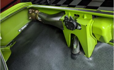 Plymouth-Cuda-1970-Lime-Light-Black-14