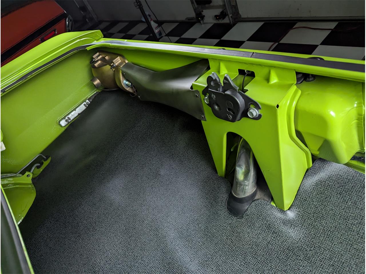 Plymouth-Cuda-1970-Lime-Light-Black-14