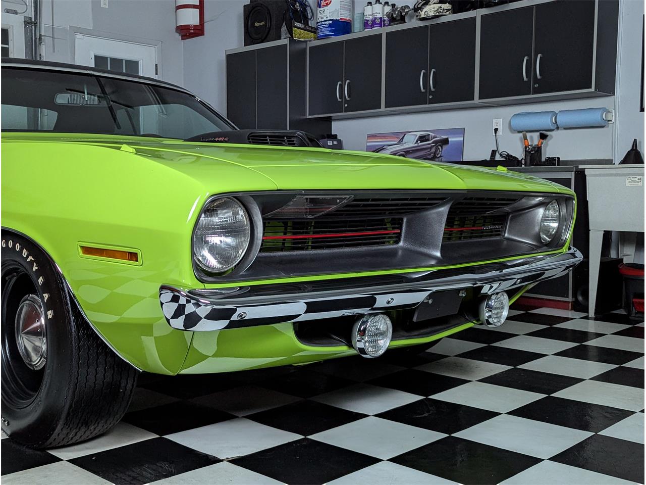 Plymouth-Cuda-1970-Lime-Light-Black-3