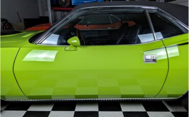 Plymouth-Cuda-1970-Lime-Light-Black-32