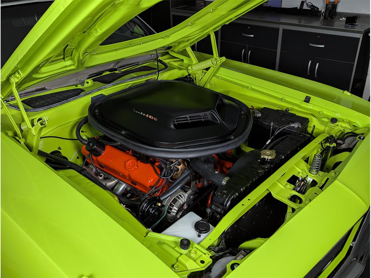 Plymouth-Cuda-1970-Lime-Light-Black-41