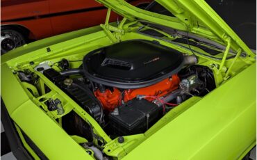 Plymouth-Cuda-1970-Lime-Light-Black-44