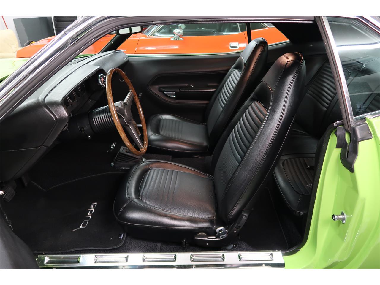 Plymouth-Cuda-1970-Lime-Light-Black-49