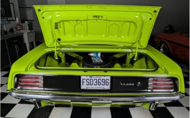 Plymouth-Cuda-1970-Lime-Light-Black-64